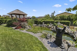 Property grounds - Magnificent, cosy studio (Vallon)