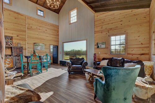     Hideaway Creek, Secluded Rustic Cabin + Texas Longhorns