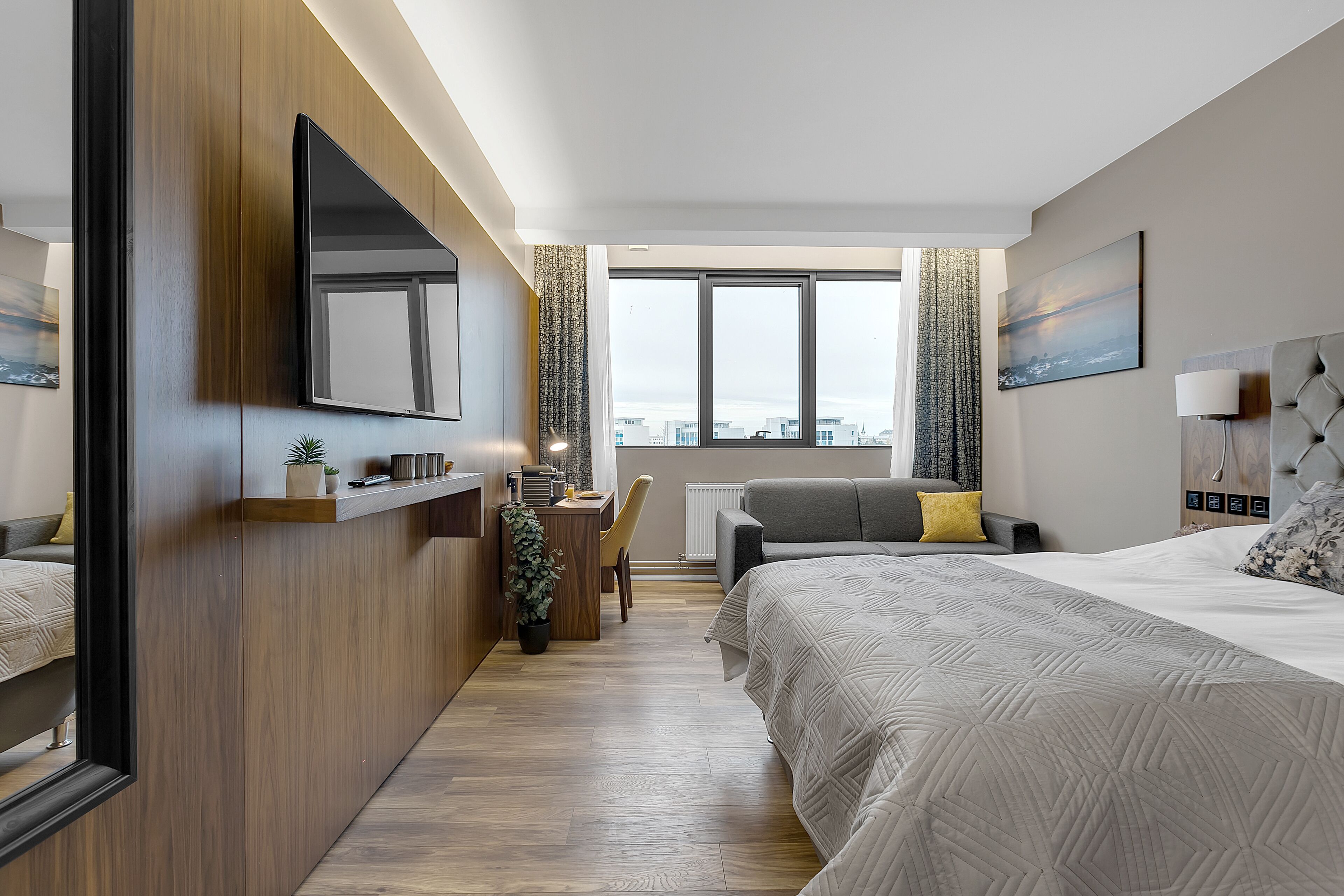 in-room safe, desk, laptop workspace, free wifi