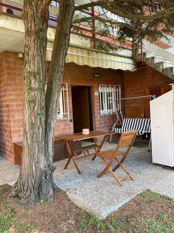 Outdoor dining - Apartment Castelletto Ticino 50 Mt from the lake (Villaggi)