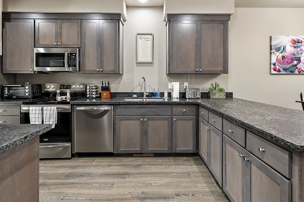 Frigorífic, microones, forn i placa de cuina