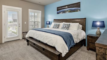 3 bedrooms, desk, iron/ironing board, travel crib