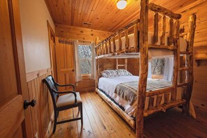 4 habitaciones, cuna de viaje y wifi gratis 