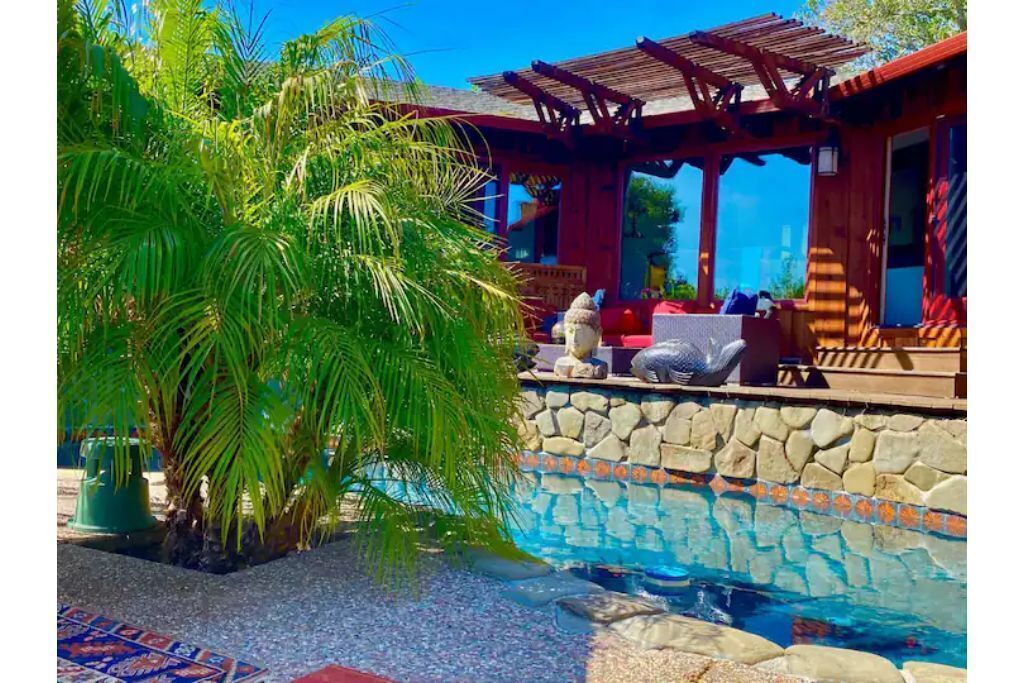 Amazing 3 Bedroom House with Pool and Hot Tub
