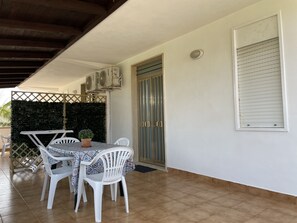 Outdoor dining - Apartment San Lorenzo in Villa (San Lorenzo)