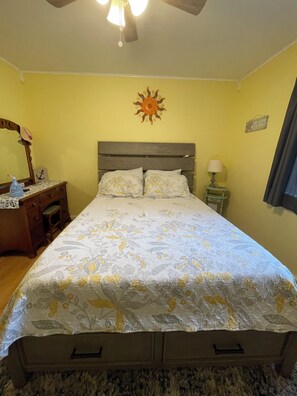 2 عدّة غرف نوم ومكواة/لوح كي وواي فاي مجانًا وملاءات أسرّة