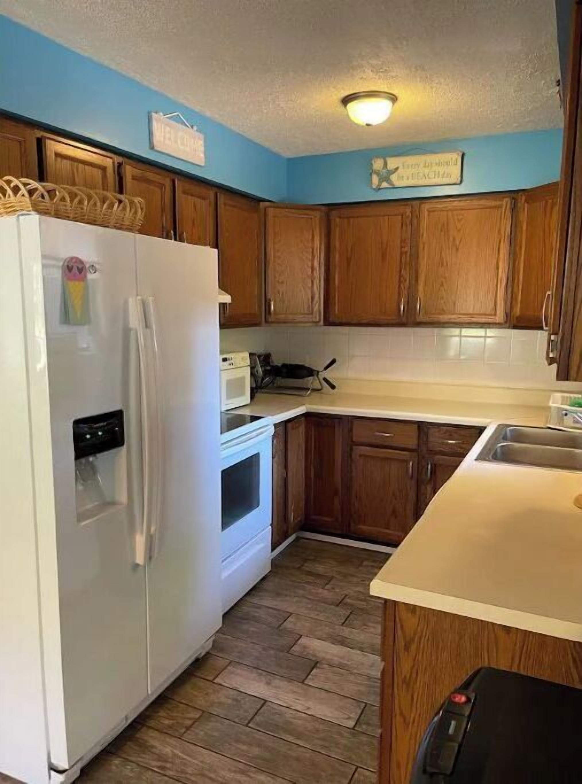 Frigorífic, microones, forn i placa de cuina 