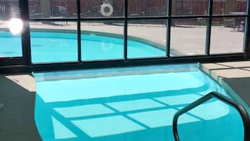 Piscine couverte, piscine extérieure