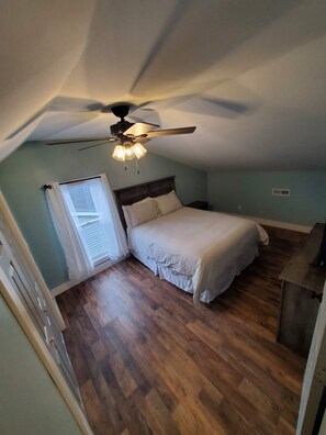 3 habitaciones, escritorio, tabla de planchar con plancha y wifi gratis