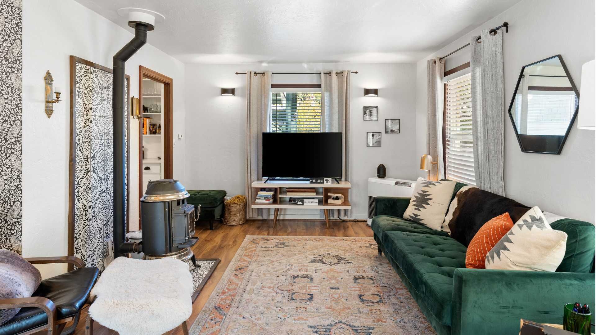 Fernseher, Kamin, Arbeitsbereiche