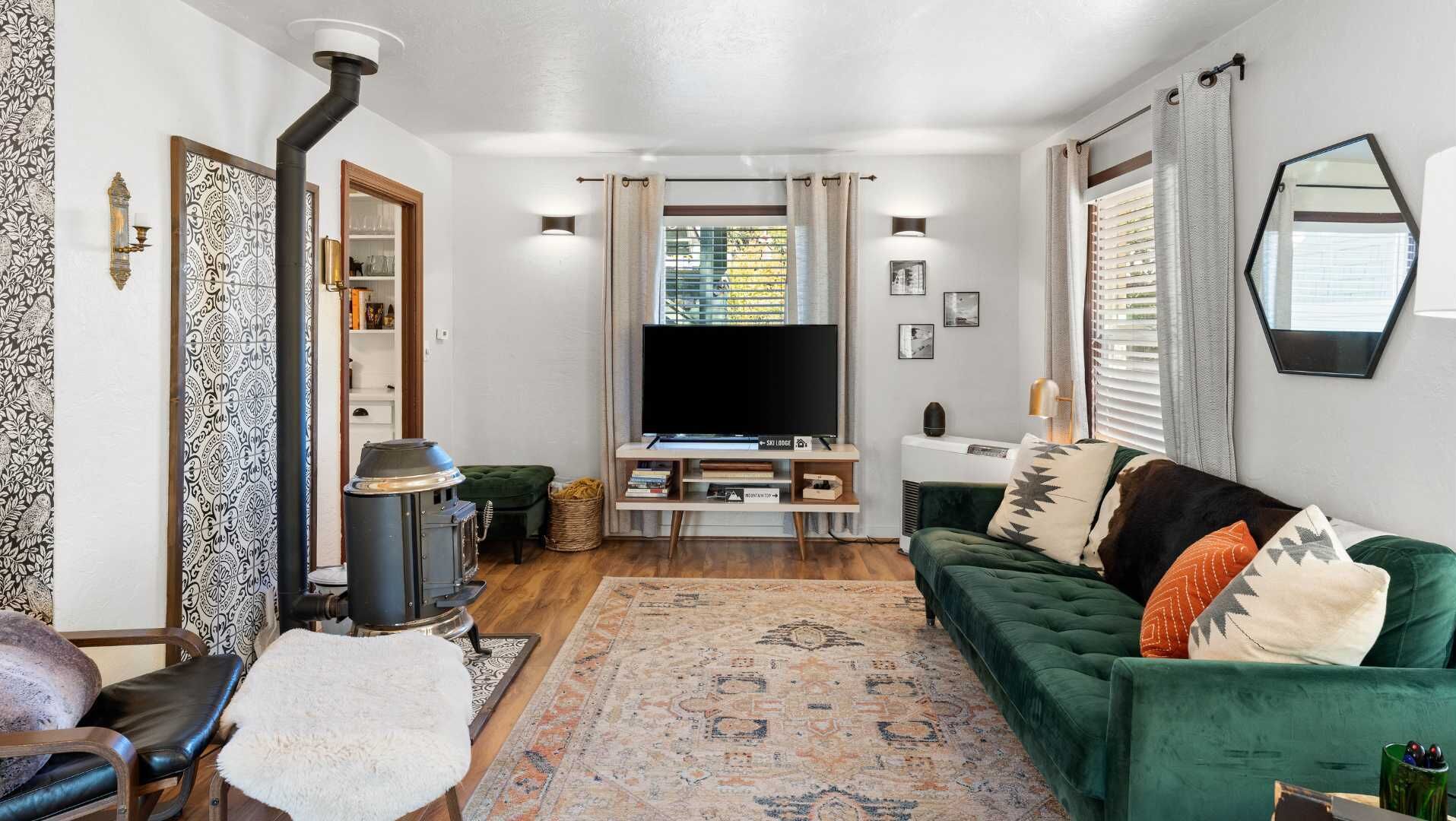 TV, fireplace, offices