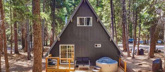 A-Frame Cabin w/ Hot Tub near Mount Lassen Park