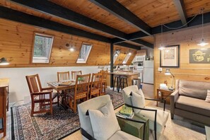 Fernseher, Kamin, Arbeitsbereiche
