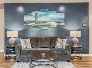 Smart TV, printers - Lighthouse-Themed, Fastest WiFi, 2 King Beds Home (Medford)