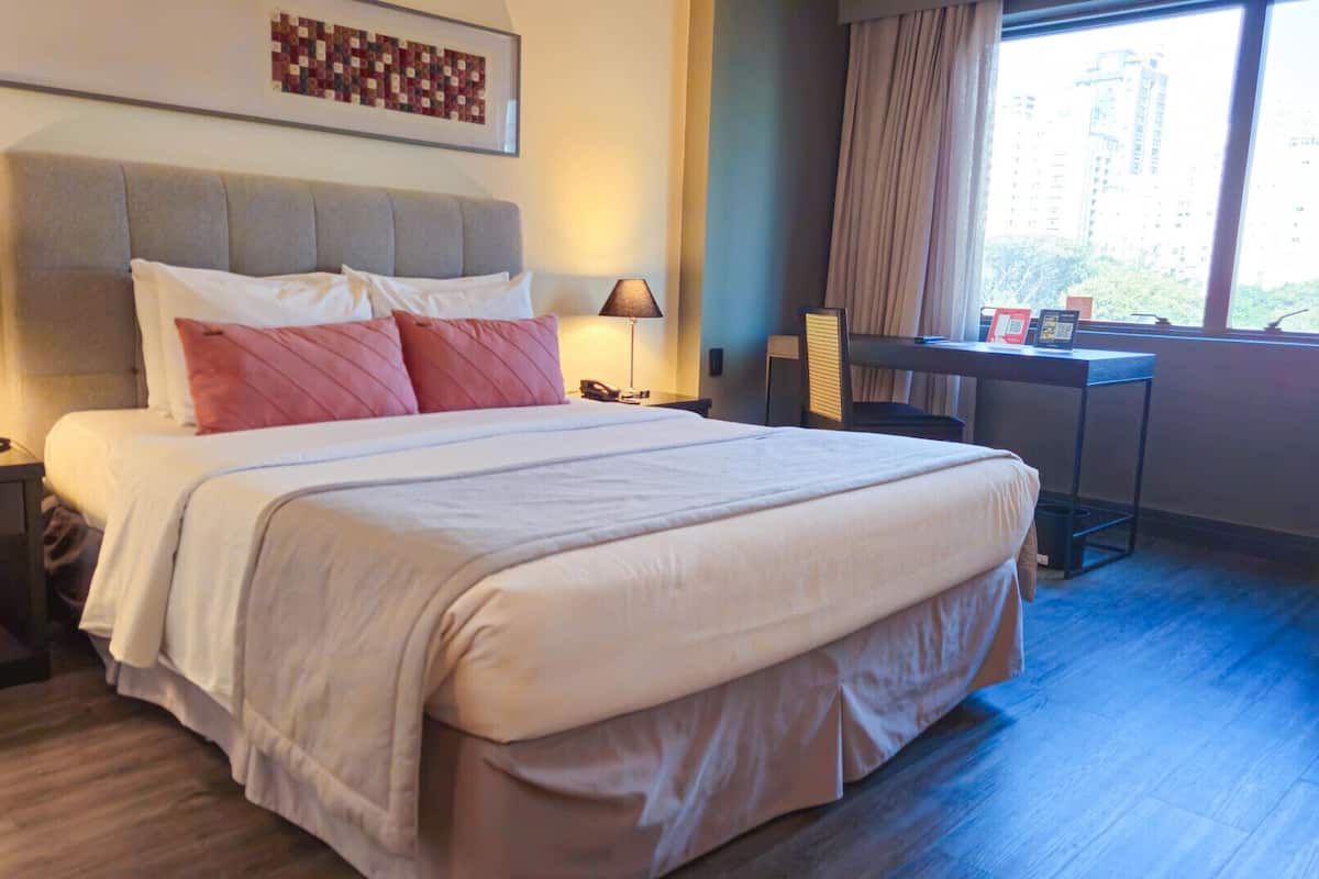 Hypo-allergenic bedding, minibar, in-room safe, desk