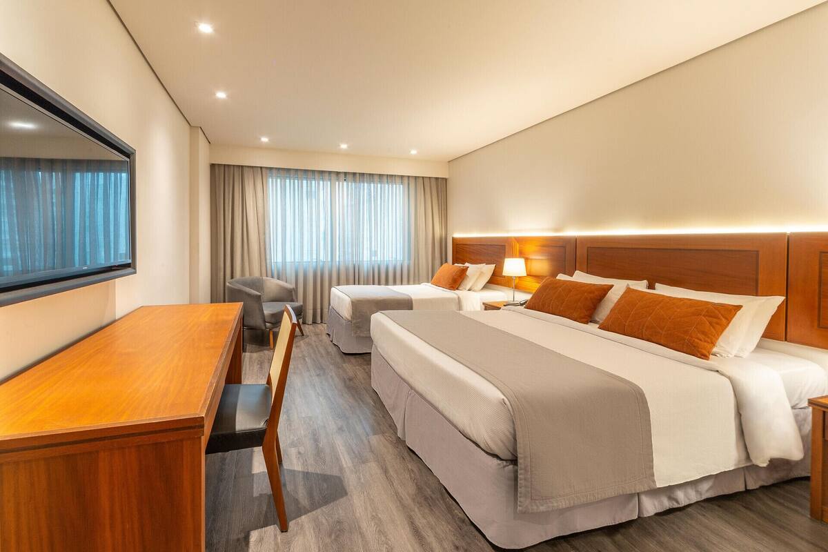 Literie hypoallergénique, minibar, coffres-forts dans les chambres