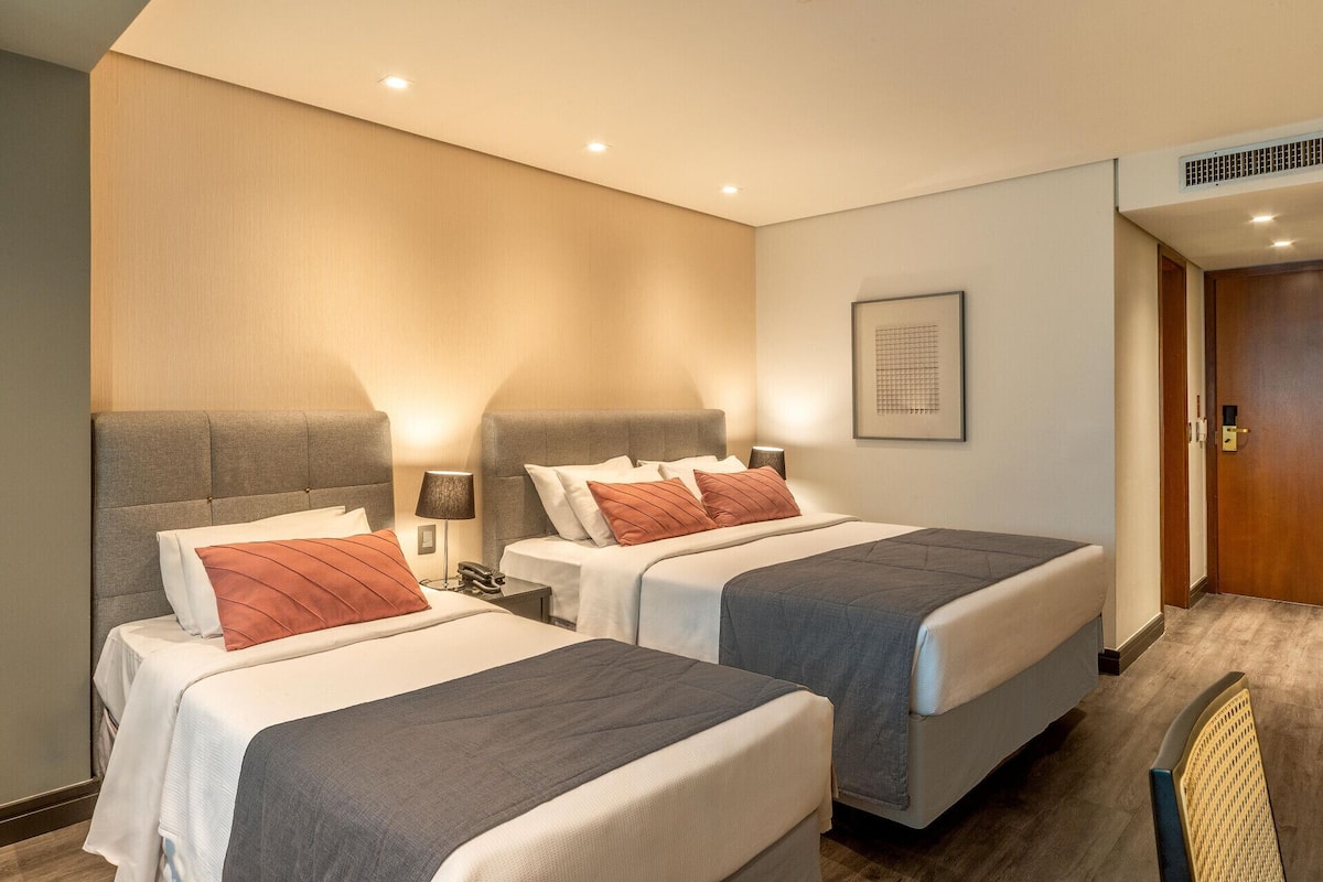 Hypo-allergenic bedding, minibar, in-room safe, desk