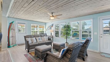 Smart TV, libri, impianto stereo