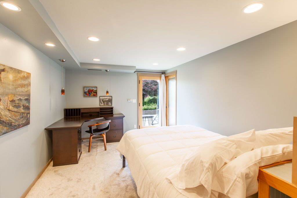 6 habitaciones, escritorio y tabla de planchar con plancha 