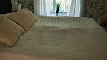5 bedrooms, iron/ironing board, travel cot, free WiFi