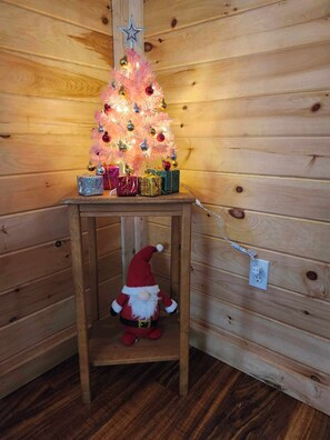 Interior - Gnome Hill Cottage - A Rustic Pet-Friendly Cottage In The Woods (Cleveland)