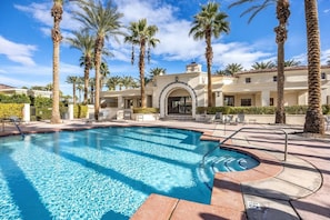 Pool - Resort Living | Gym, Pool, Lounge & Spa Serenity (La Quinta)