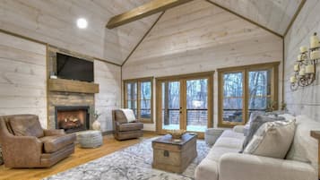 Smart TV, fireplace, streaming services, printers