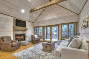 Smart TV, fireplace, streaming services, printers