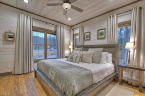 5 bedrooms, desk, iron/ironing board, travel crib - Hot Tub- Modern Luxury -5 Bdrm-4 Kings- Pool Table (Blue Ridge)