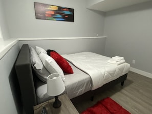 2 Schlafzimmer, Schreibtisch, Bügeleisen/Bügelbrett, kostenloses WLAN