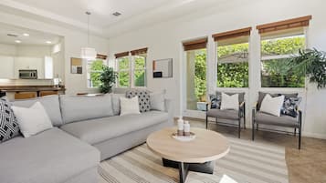 Smart TV, fireplace, table tennis