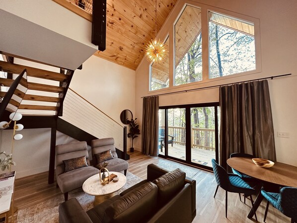 Smart TV - Christmas in the Mountains • Spectacular Views + Hot Tub (Sevierville)