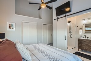 3 bedrooms, in-room safe, desk, iron/ironing board