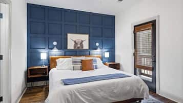 3 bedrooms, iron/ironing board, travel crib, WiFi