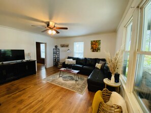 Smart TV, DVD player, books - Charming Bungalow On Main St & the Swamp Rabbit Trail with Private Pool (Travelers Rest)