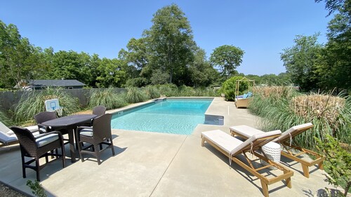 Charming Bungalow On Main St & the Swamp Rabbit Trail with Private Pool