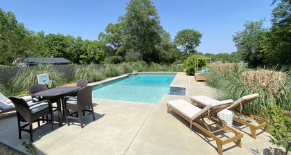 Charming Bungalow On Main St & the Swamp Rabbit Trail with Private Pool