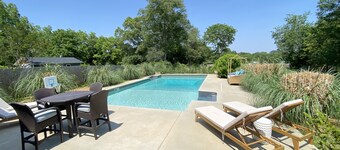 Charming Bungalow On Main St & the Swamp Rabbit Trail with Private Pool