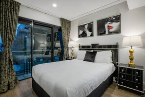 1 bedroom, desk, WiFi - The Celebrity - Viaduct (Auckland)