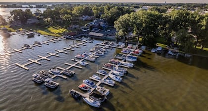 Pistakee Marina Boat House