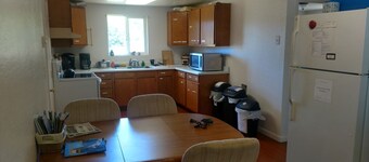 Lakeside Hostel & Guest House