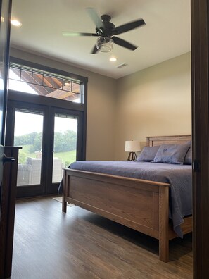 1 室のベッドルーム、WiFi (無料)、ベッドシーツ、車椅子でアクセスできる設備