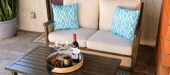 Peaceful Private Retreat In The Heart Of Town!