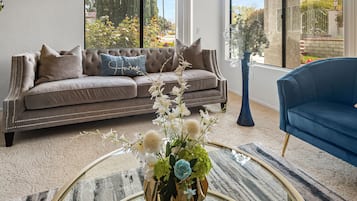 スマートテレビ、暖炉、Netflix、ストリーミングサービス