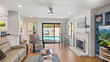 TV connectée, cheminée, Netflix, services de streaming