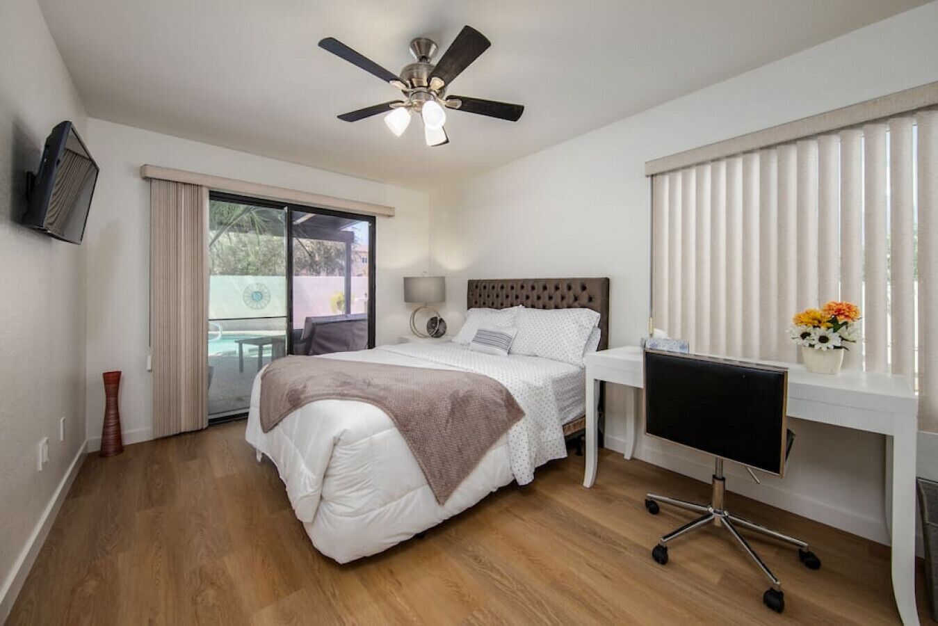 4 bedrooms, in-room safe, desk, iron/ironing board