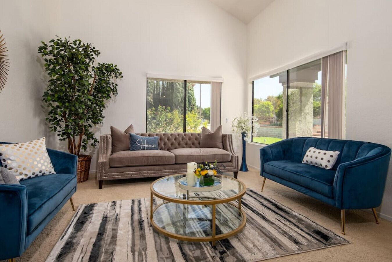 Smart TV, fireplace, Netflix, streaming services