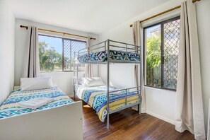 2 quartos, roupas de cama premium, ferros/tábuas de passar roupa