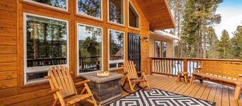 Pet friendly with gated deck! Bike wash & storage, fireplace, firepit, garage