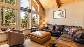 Een smart-tv en een open haard